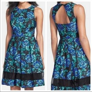 ELIZA J Women Fit-Flare DressBlack /Blue Floral Cut Back Sleeveless Lined, Sz 2